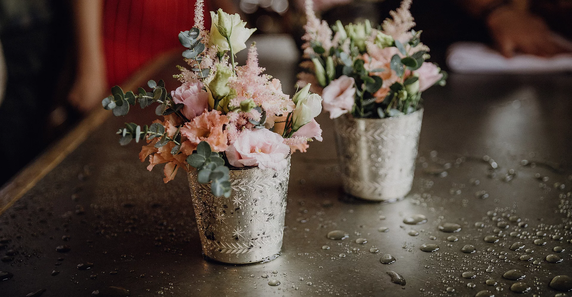 Blumendekoration bei Hochzeit in der Eventlocation Der Schwarzacher